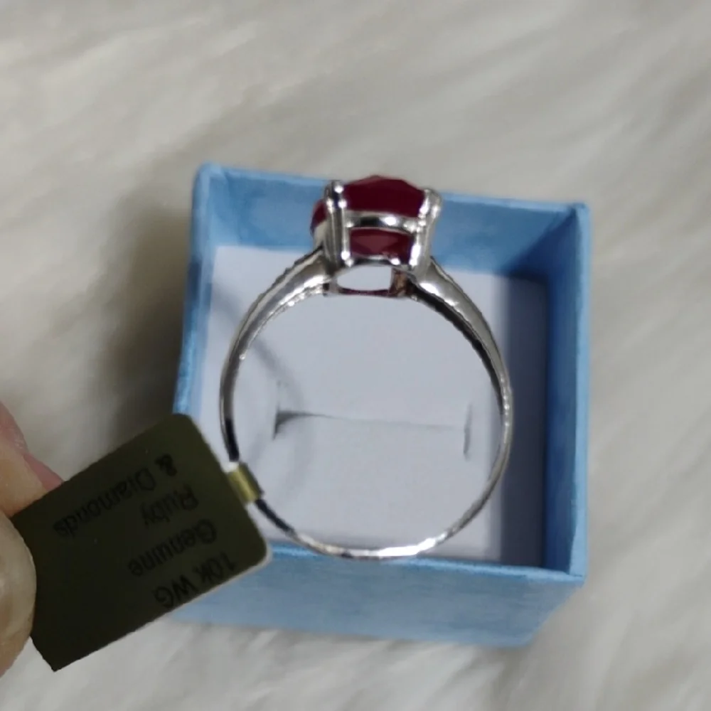 SALE! Radiant 10kt Solid White Gold Genuine Ruby & Diamond Engagement Ring - Picture 7 of 16